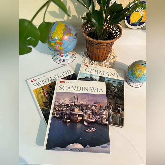LIFE Other - Vintage LIFE WORLD library s/3 books 🌍